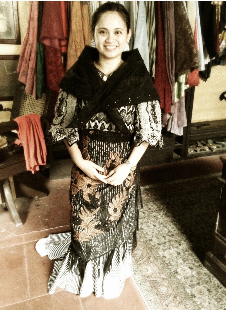 old filipiniana attire